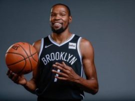 Rihanna, Kevin Durant ile dalga geçti